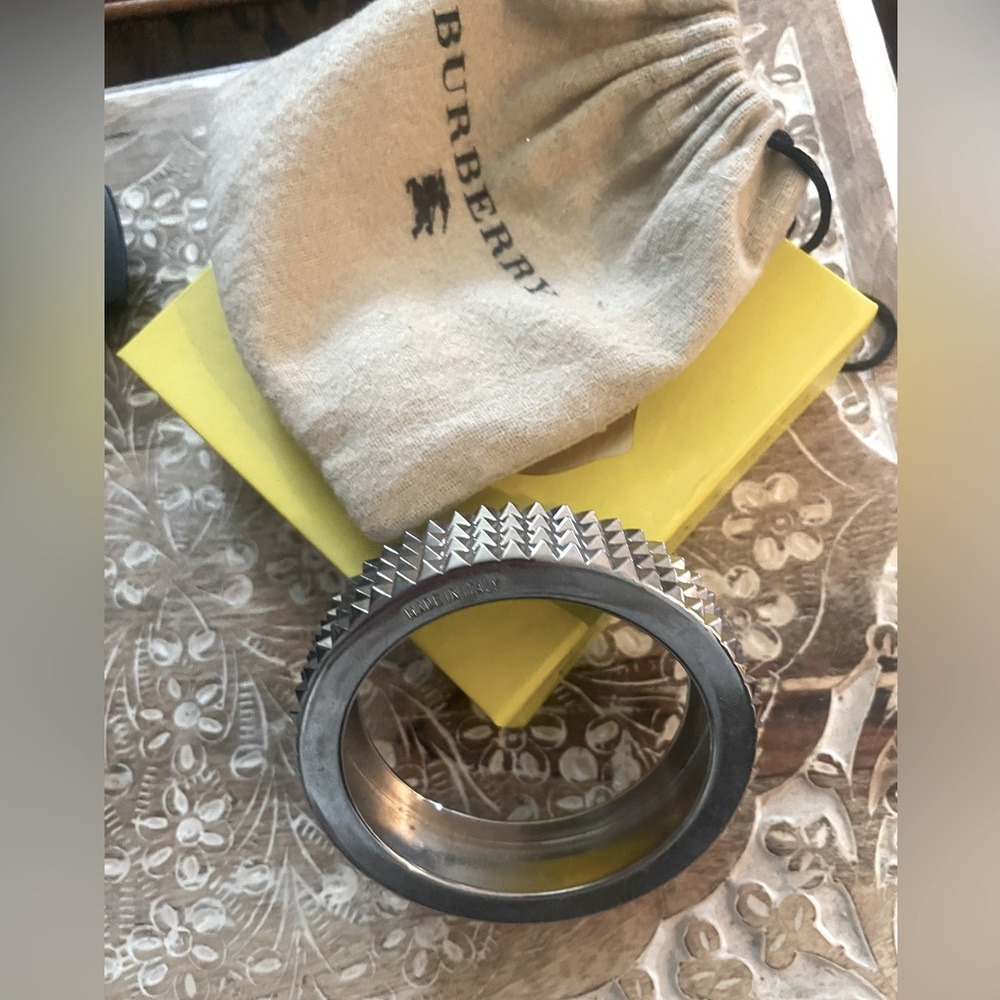 BURBERRY THICK SPIKE BANGLE